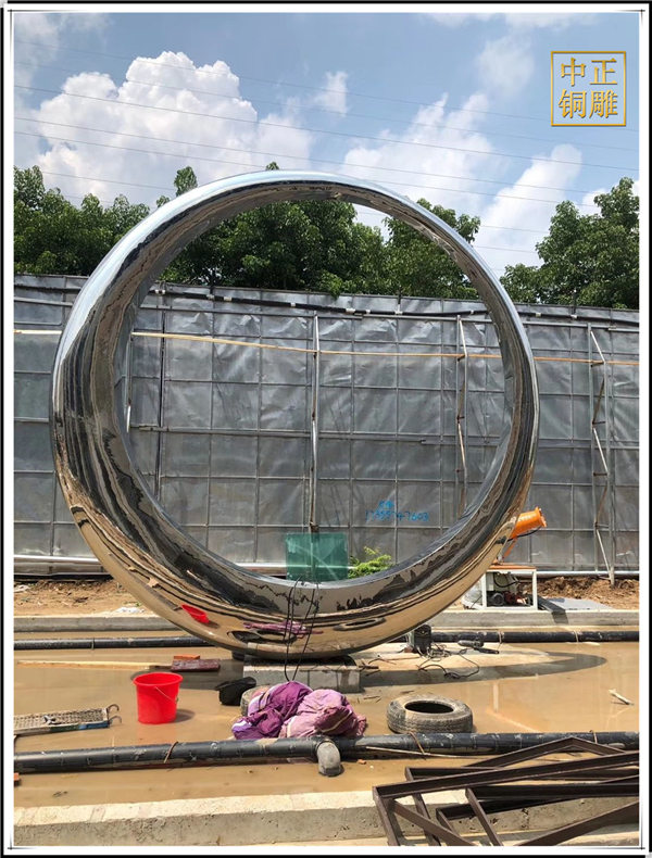 城市不銹鋼雕塑.jpg 城市不銹鋼雕塑.jpg